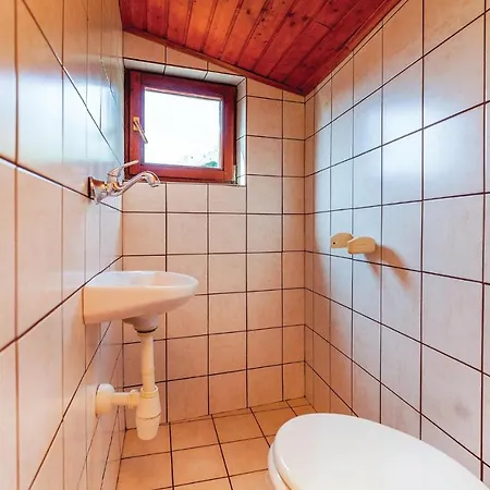 Stunning In Punat With Kitchen Prázdninový dům