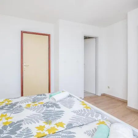 Stunning In Punat With Kitchen Prázdninový dům Stara Baška