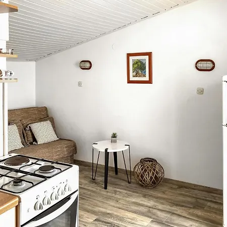 Stunning In Punat With Kitchen Prázdninový dům Stara Baška