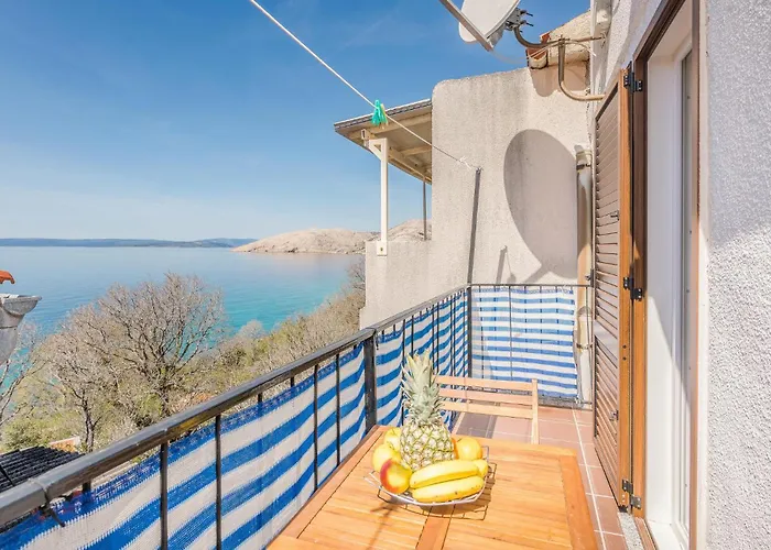 Vakantiehuis Stunning In With Kitchen *