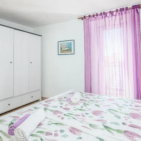 Stunning In Punat With Kitchen