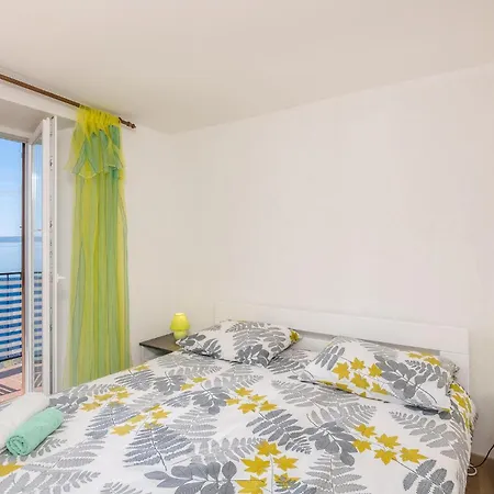 Stunning In Punat With Kitchen * 푸나트