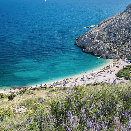 Stunning In Punat With Kitchen * 푸나트