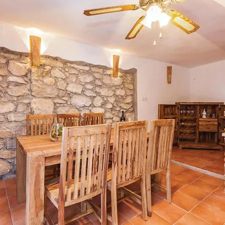 Дом отдыха Stunning Home In Punat With Kitchen Пунат