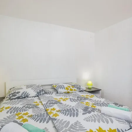 Stunning Home In Punat With Kitchen Дом отдыха